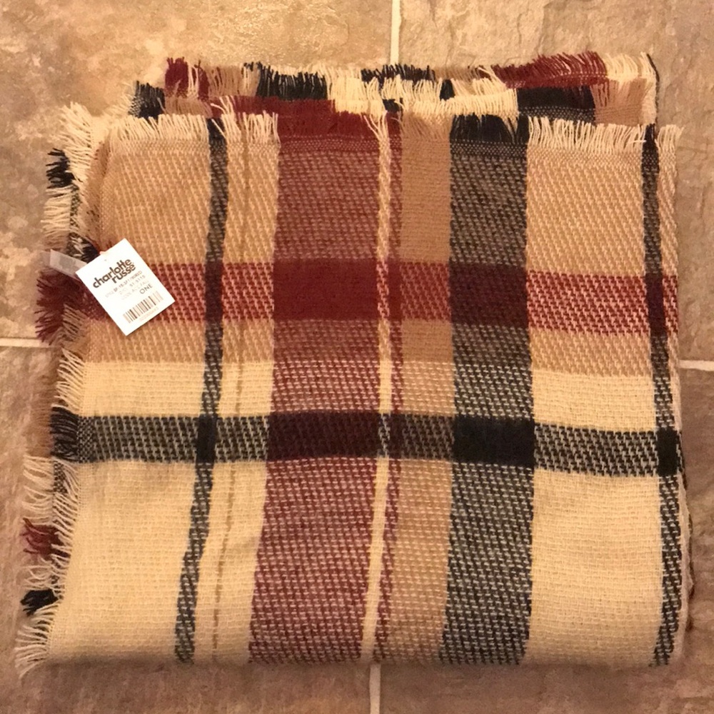 Women’s Charlotte Russe Plaid Scarf